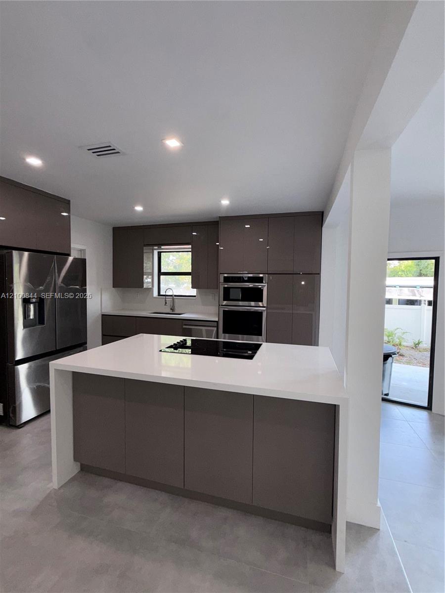 12615 N Miami Avenue Property Photo 22