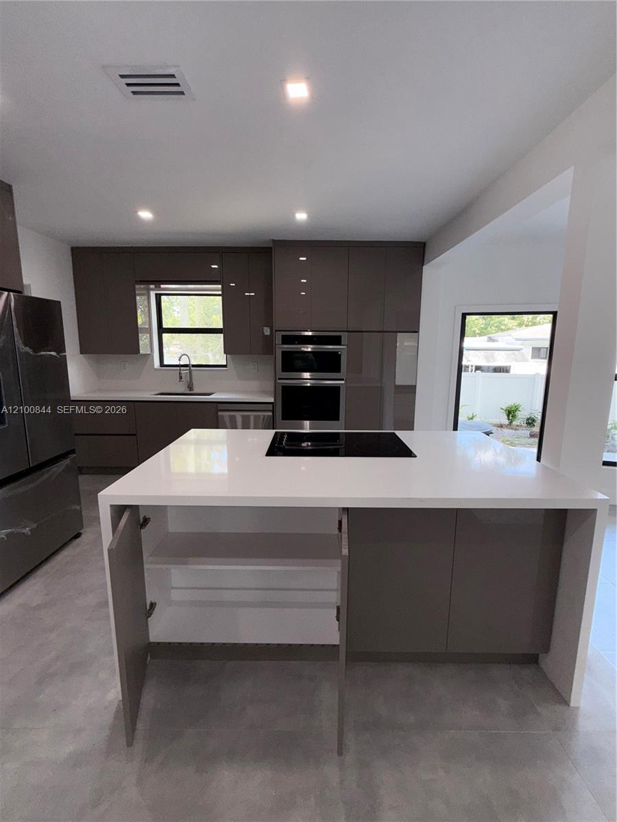 12615 N Miami Avenue Property Photo 24