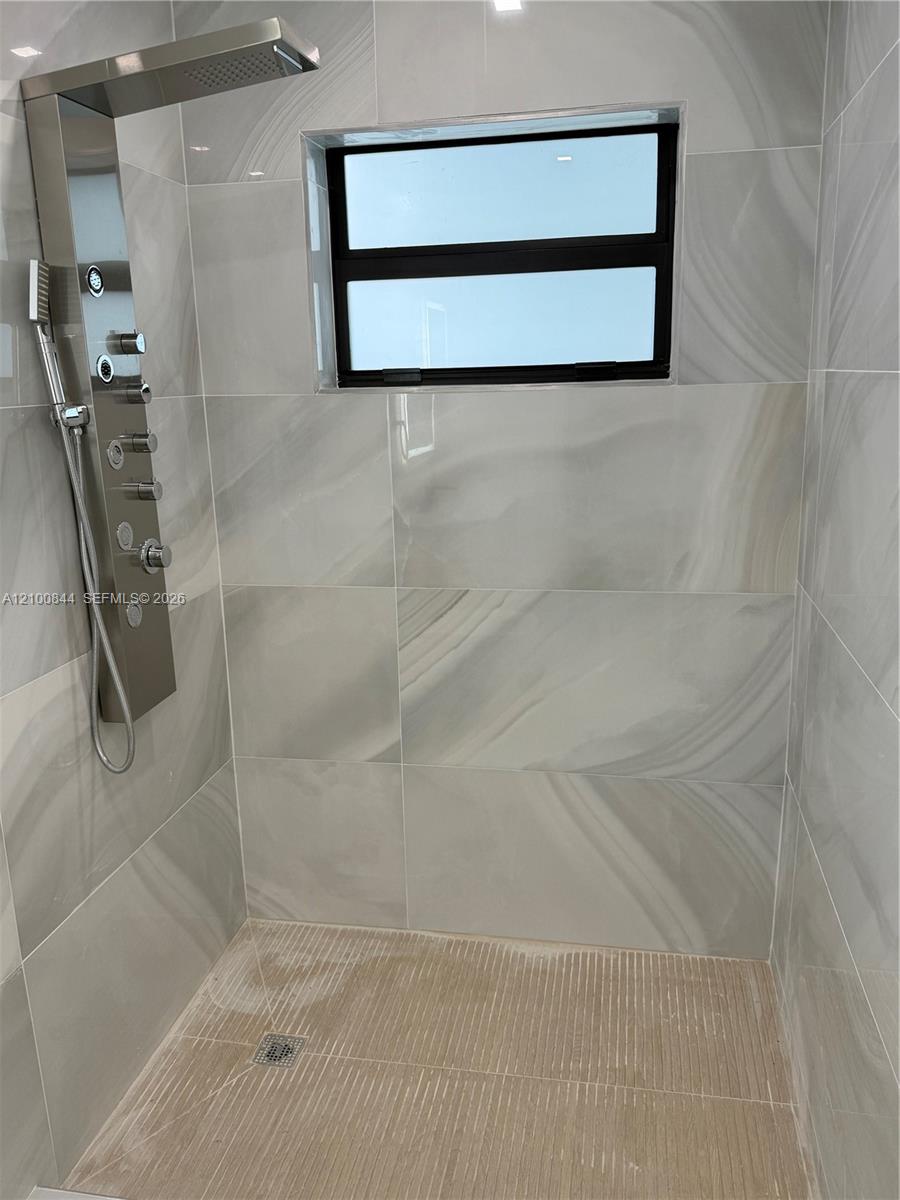 12615 N Miami Avenue Property Photo 41
