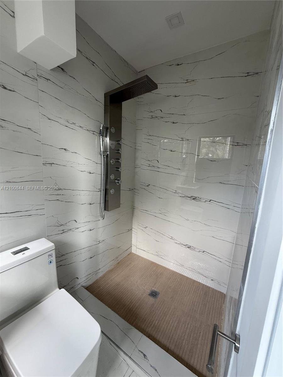 12615 N Miami Avenue Property Photo 48