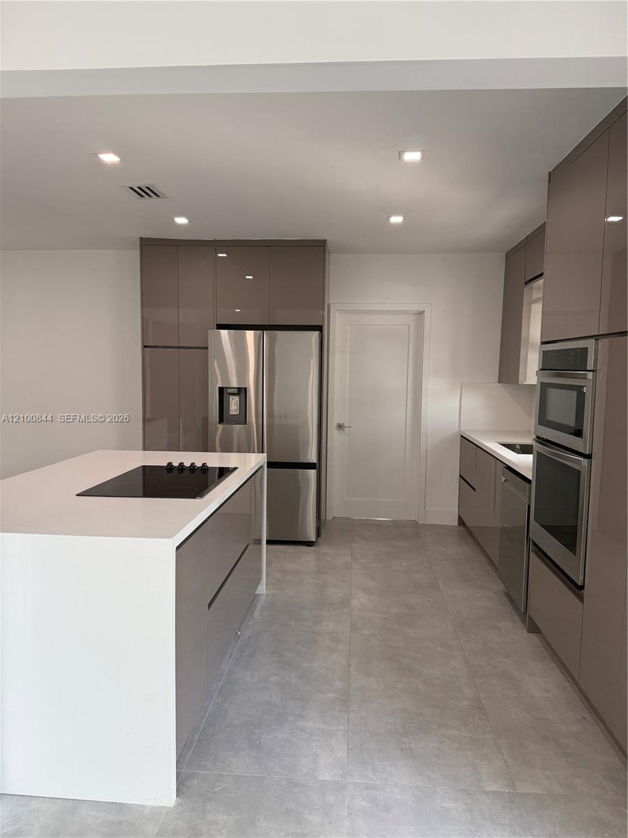 12615 N Miami Avenue Property Photo 58