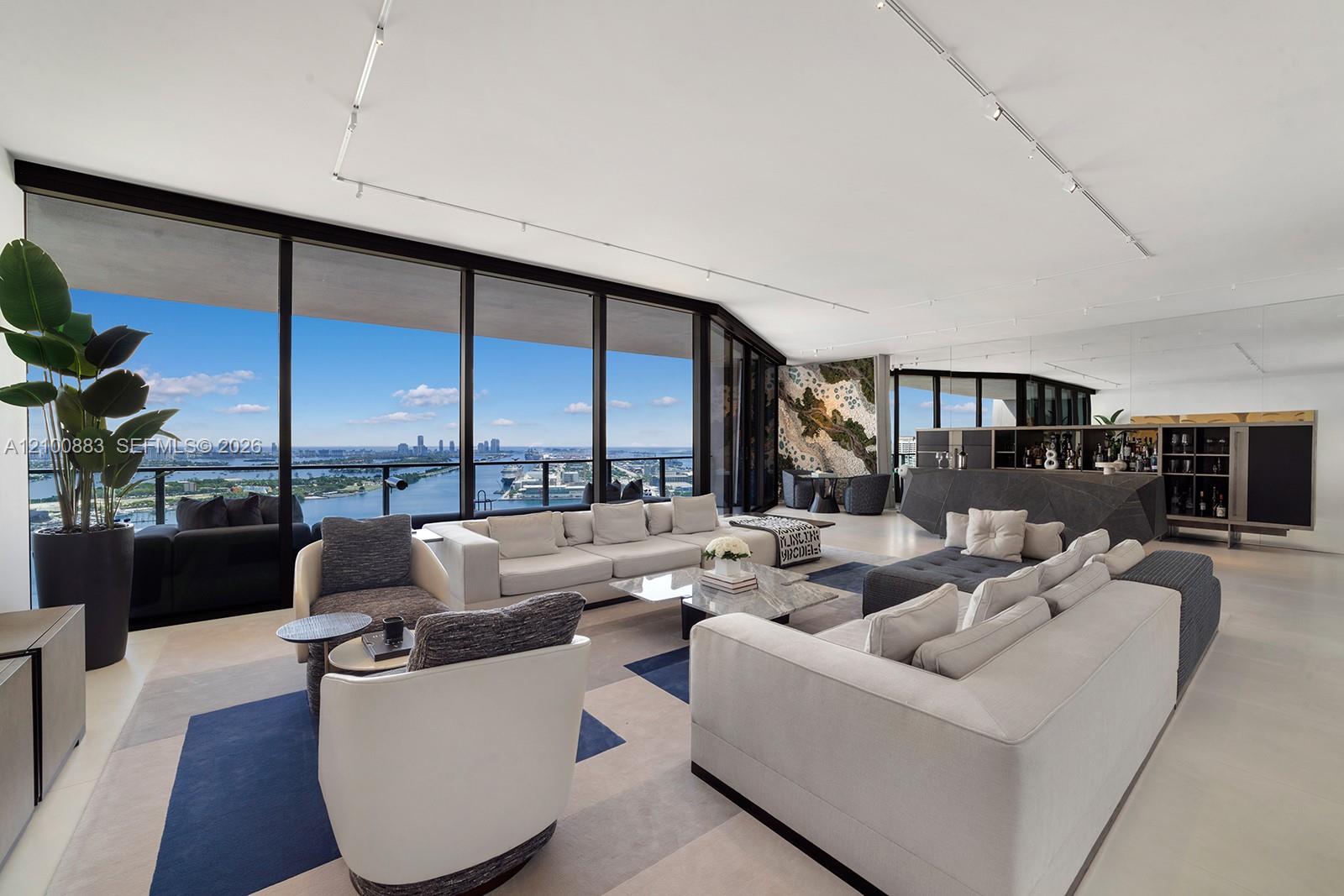 1000 Biscayne Boulevard 3302 Property Photo 1