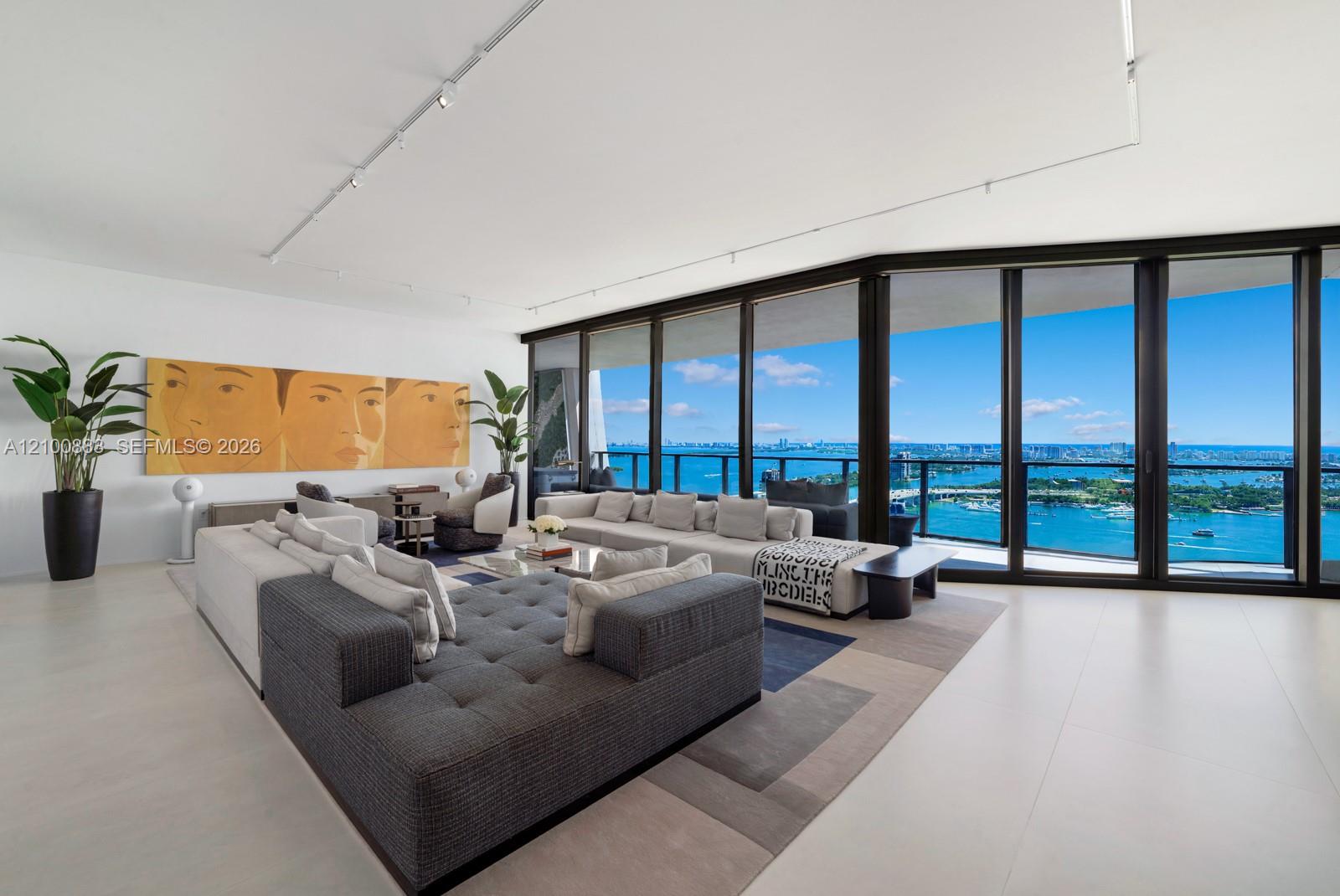 1000 Biscayne Boulevard 3302 Property Photo 2