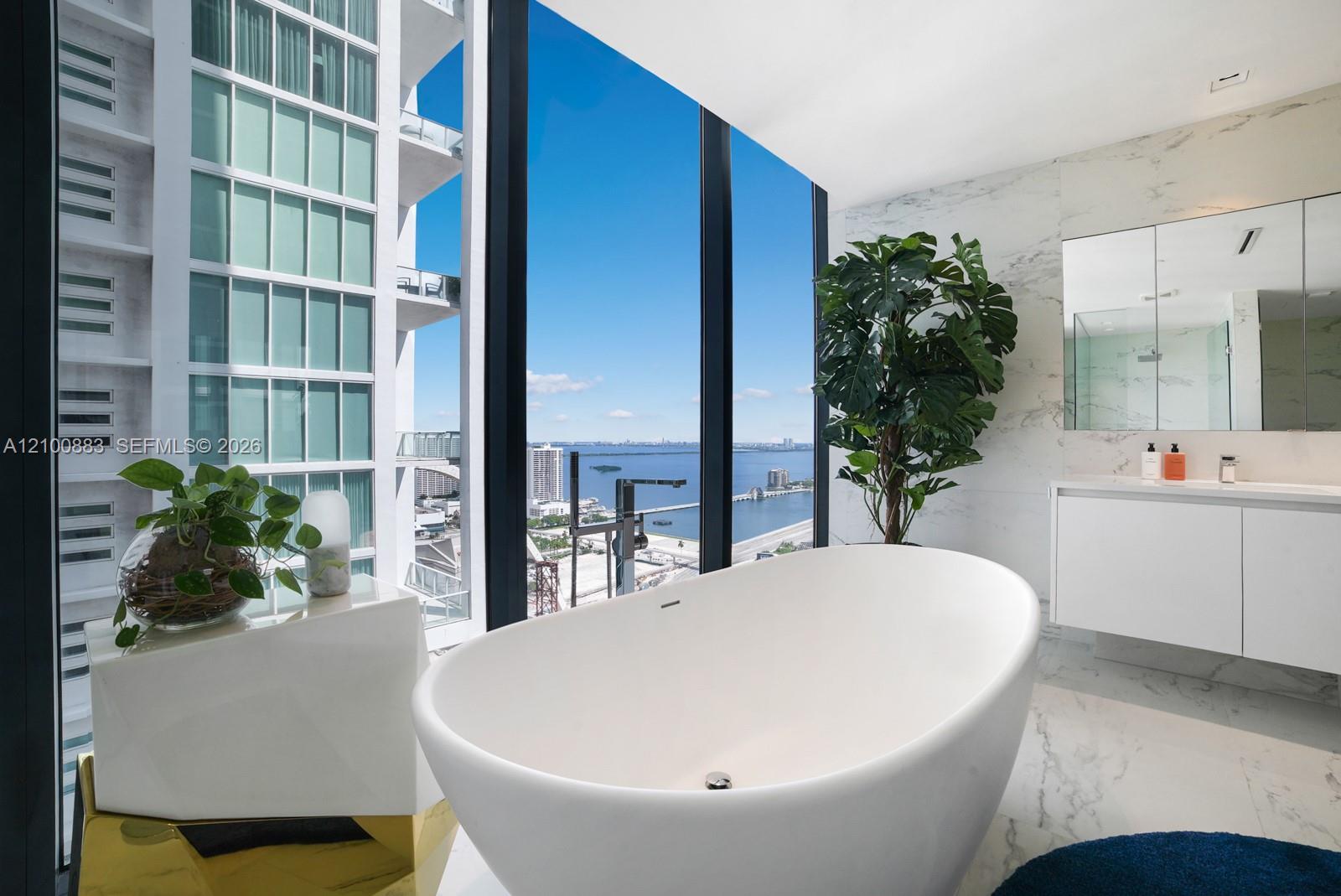 1000 Biscayne Boulevard 3302 Property Photo 12
