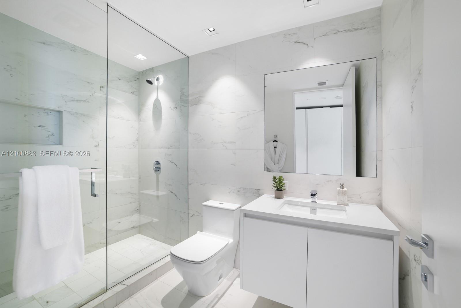 1000 Biscayne Boulevard 3302 Property Photo 15
