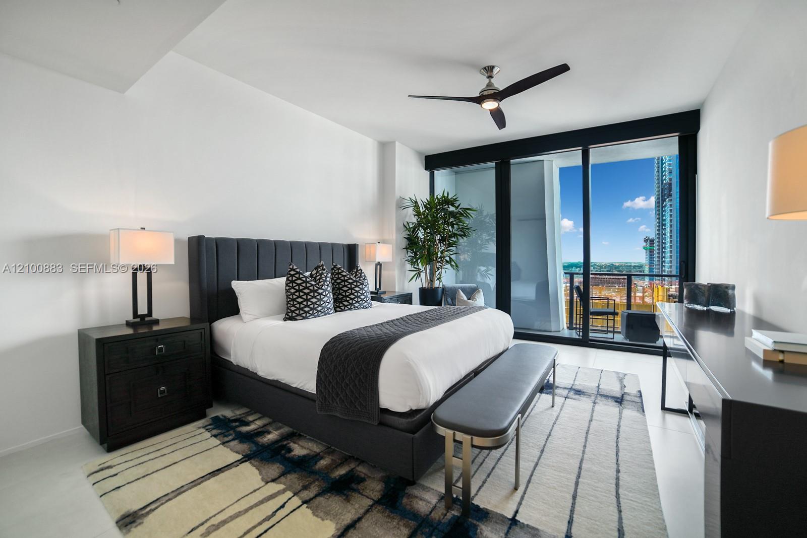 1000 Biscayne Boulevard 3302 Property Photo 16