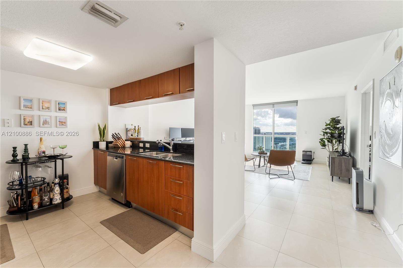 1800 N Bayshore Drive 4006 Property Photo 6