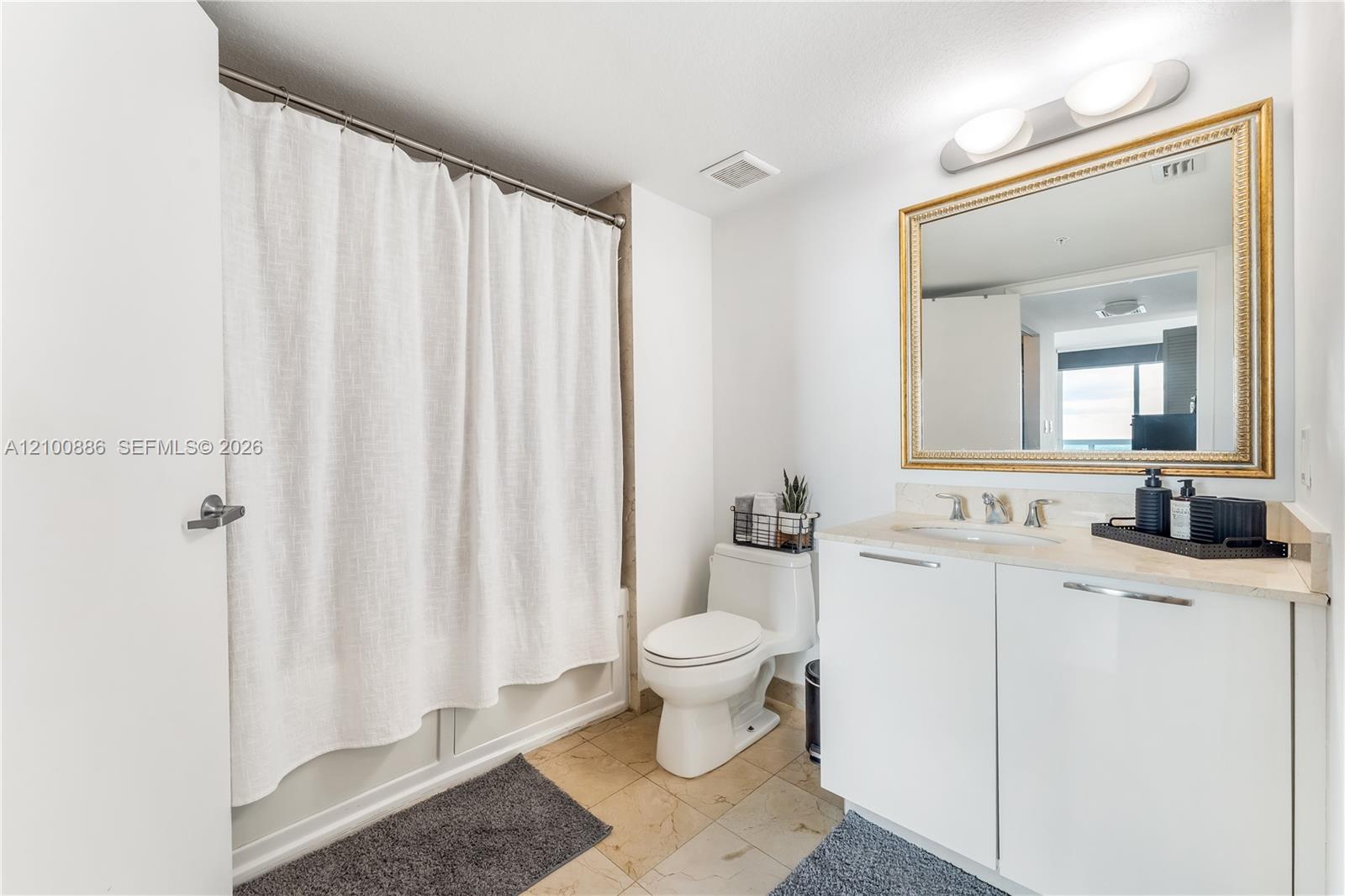 1800 N Bayshore Drive 4006 Property Photo 13