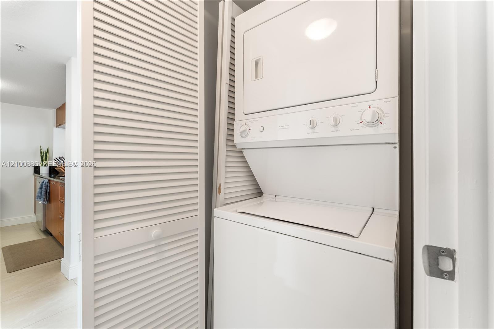 1800 N Bayshore Drive 4006 Property Photo 17
