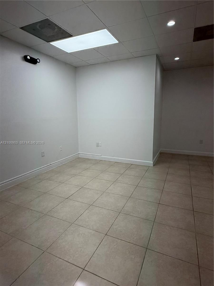 18315 W Dixie Highway Property Photo 6