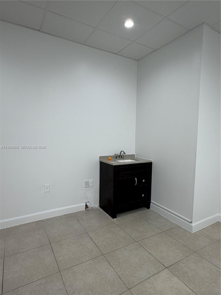 18315 W Dixie Highway Property Photo 7
