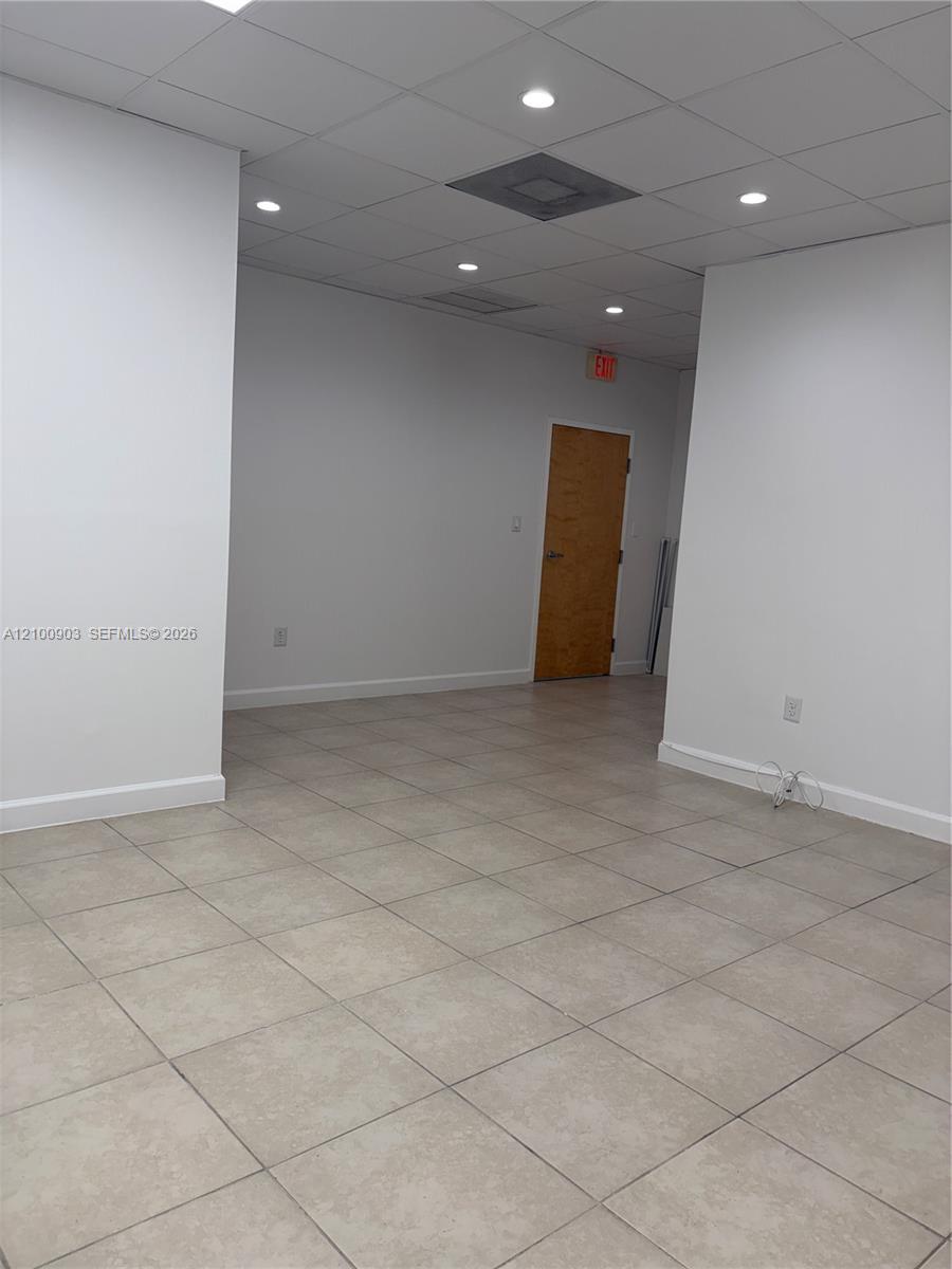 18315 W Dixie Highway Property Photo 9
