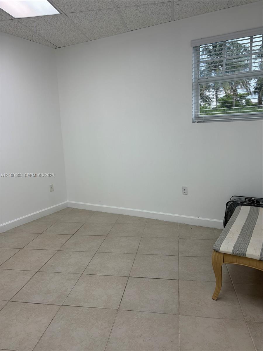 18315 W Dixie Highway Property Photo 12