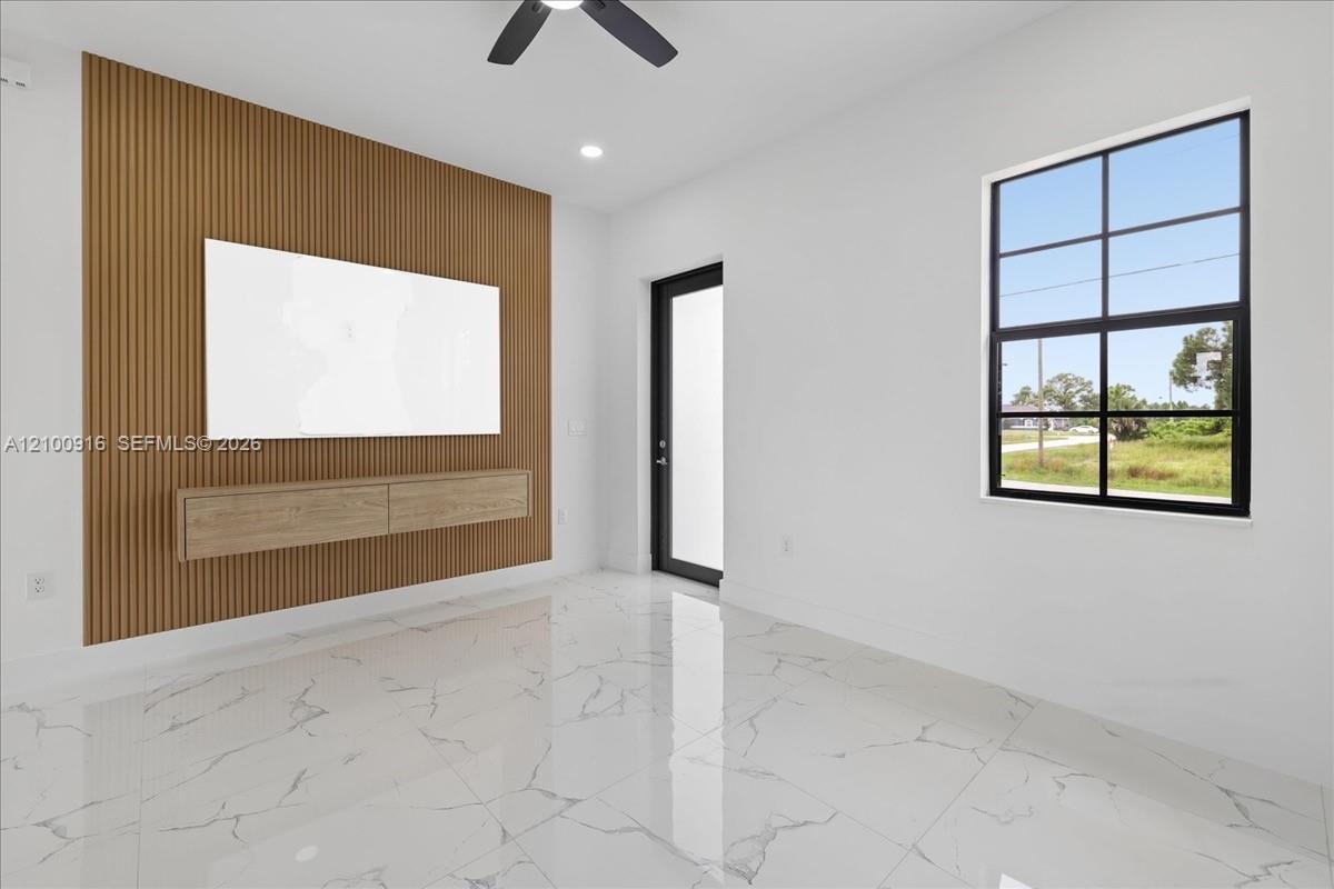 1205 Damen Street E Property Photo 16