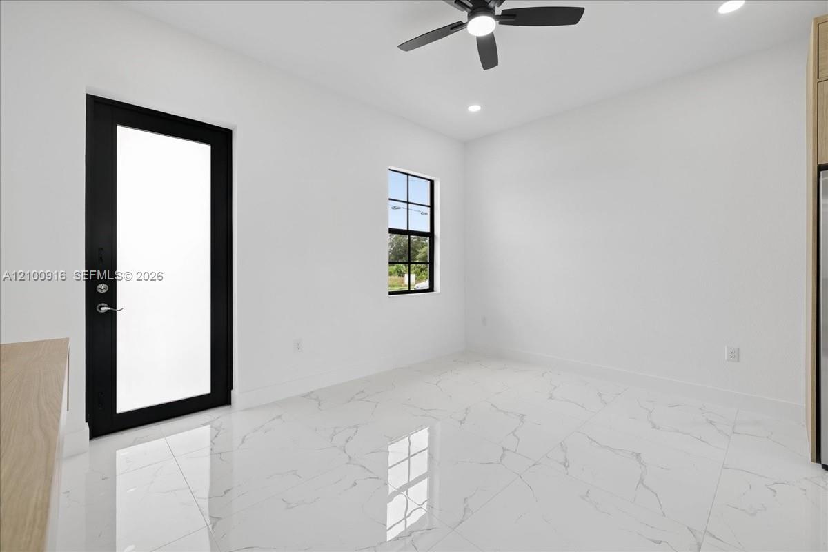 1205 Damen Street E Property Photo 25