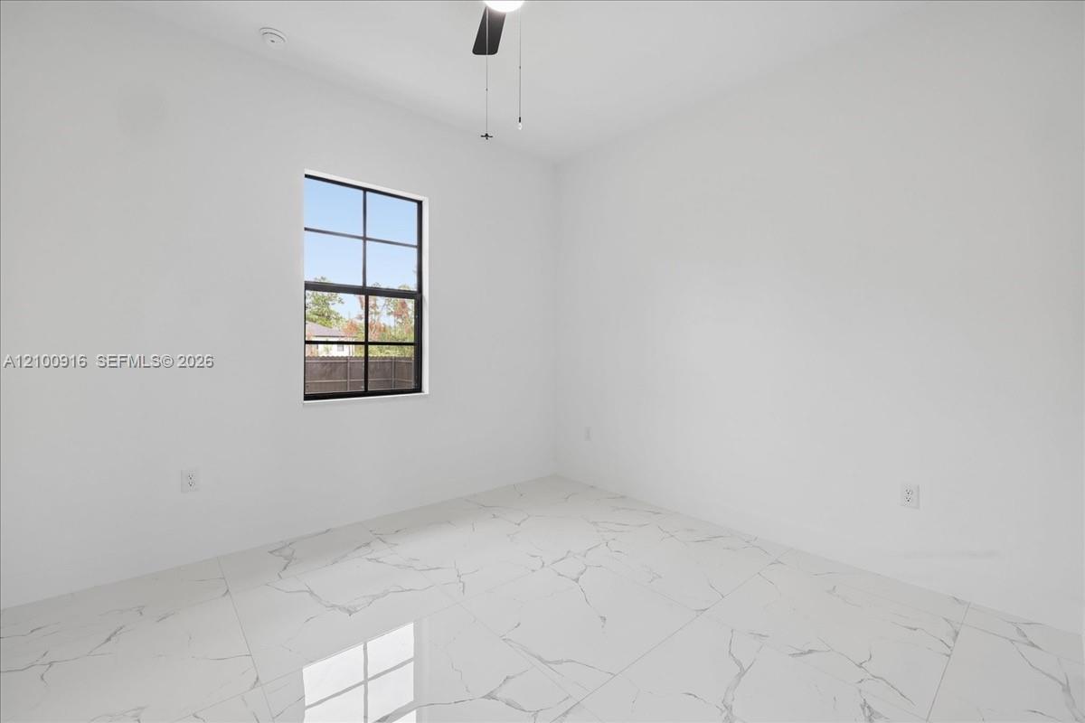 1205 Damen Street E Property Photo 30