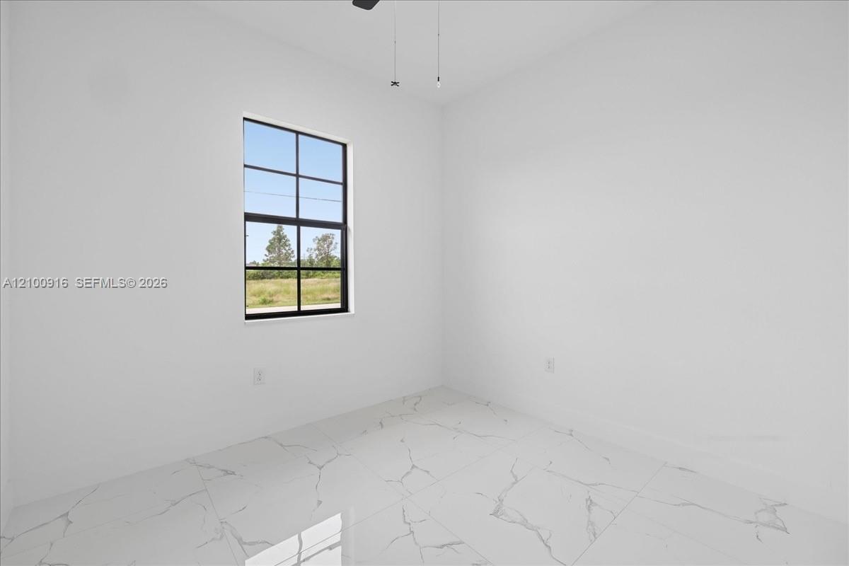 1205 Damen Street E Property Photo 34