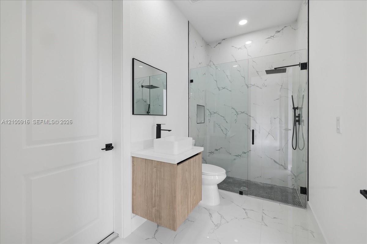 1205 Damen Street E Property Photo 35