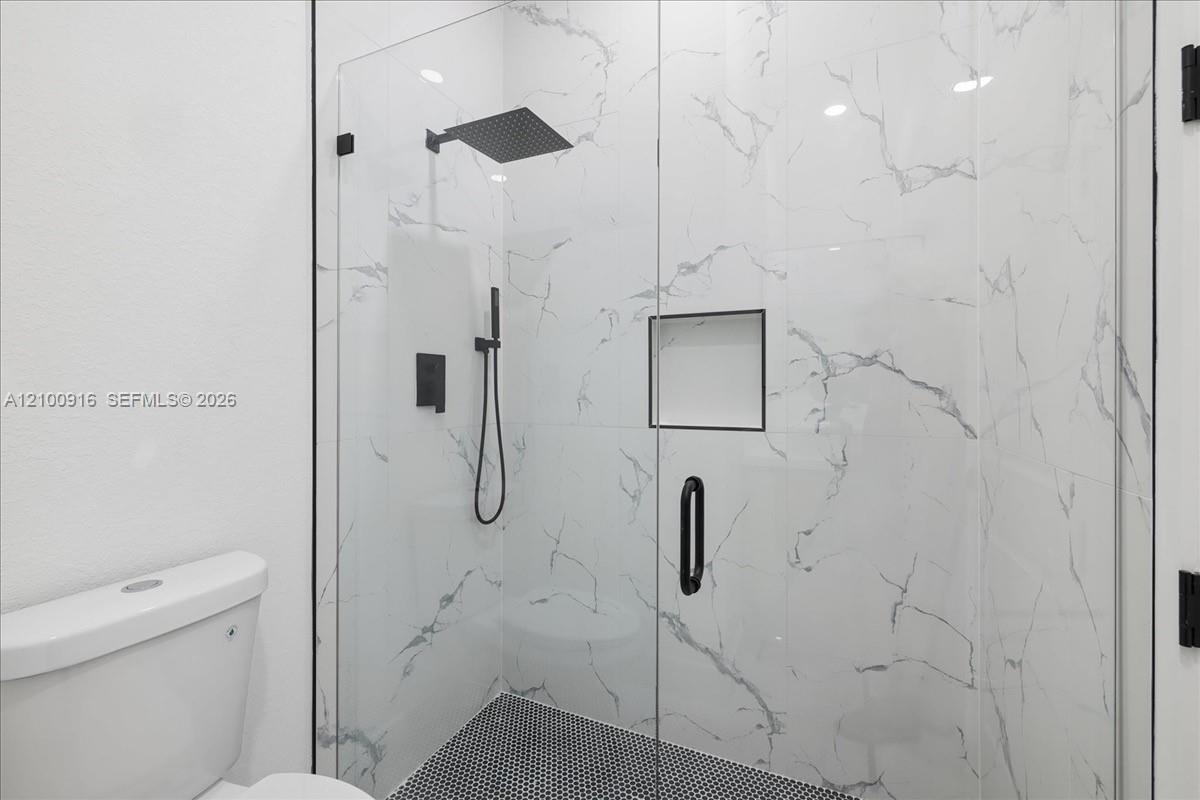 1205 Damen Street E Property Photo 38