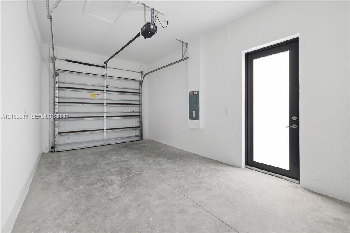 1205 Damen Street E Property Photo 41
