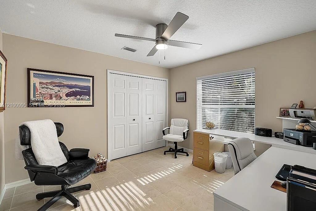 4065 9th Place Property Photo 7
