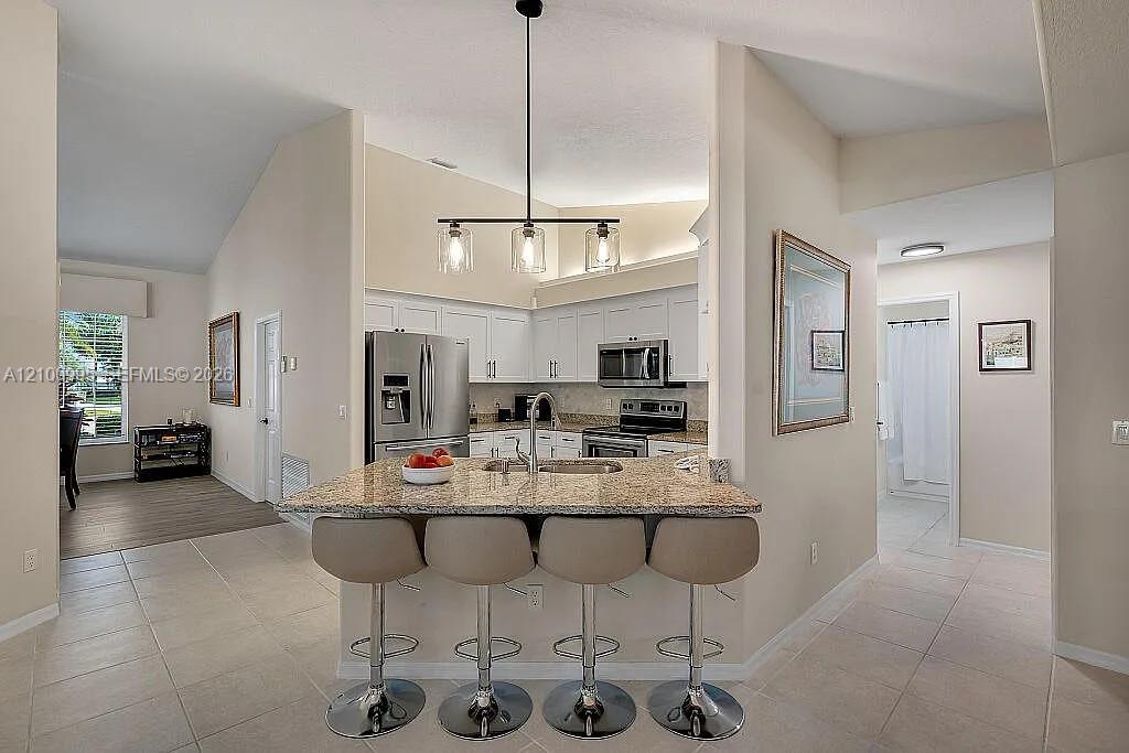 4065 9th Place Property Photo 8