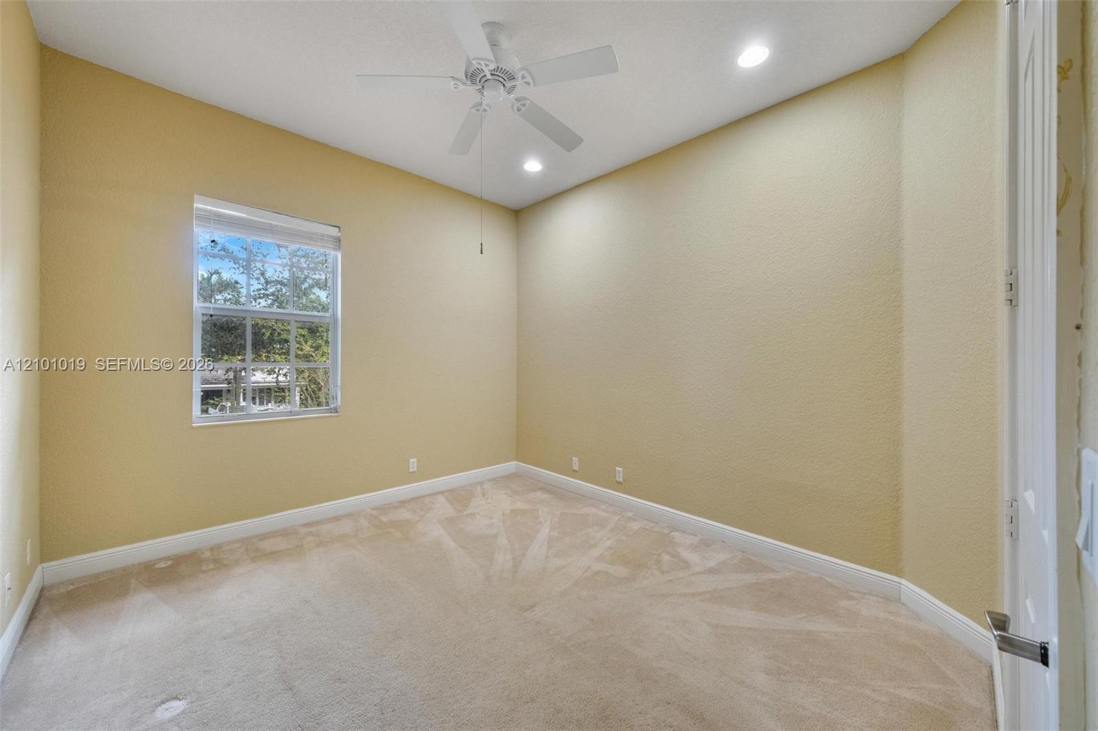 4685 Lakeside Terrace Property Photo 39
