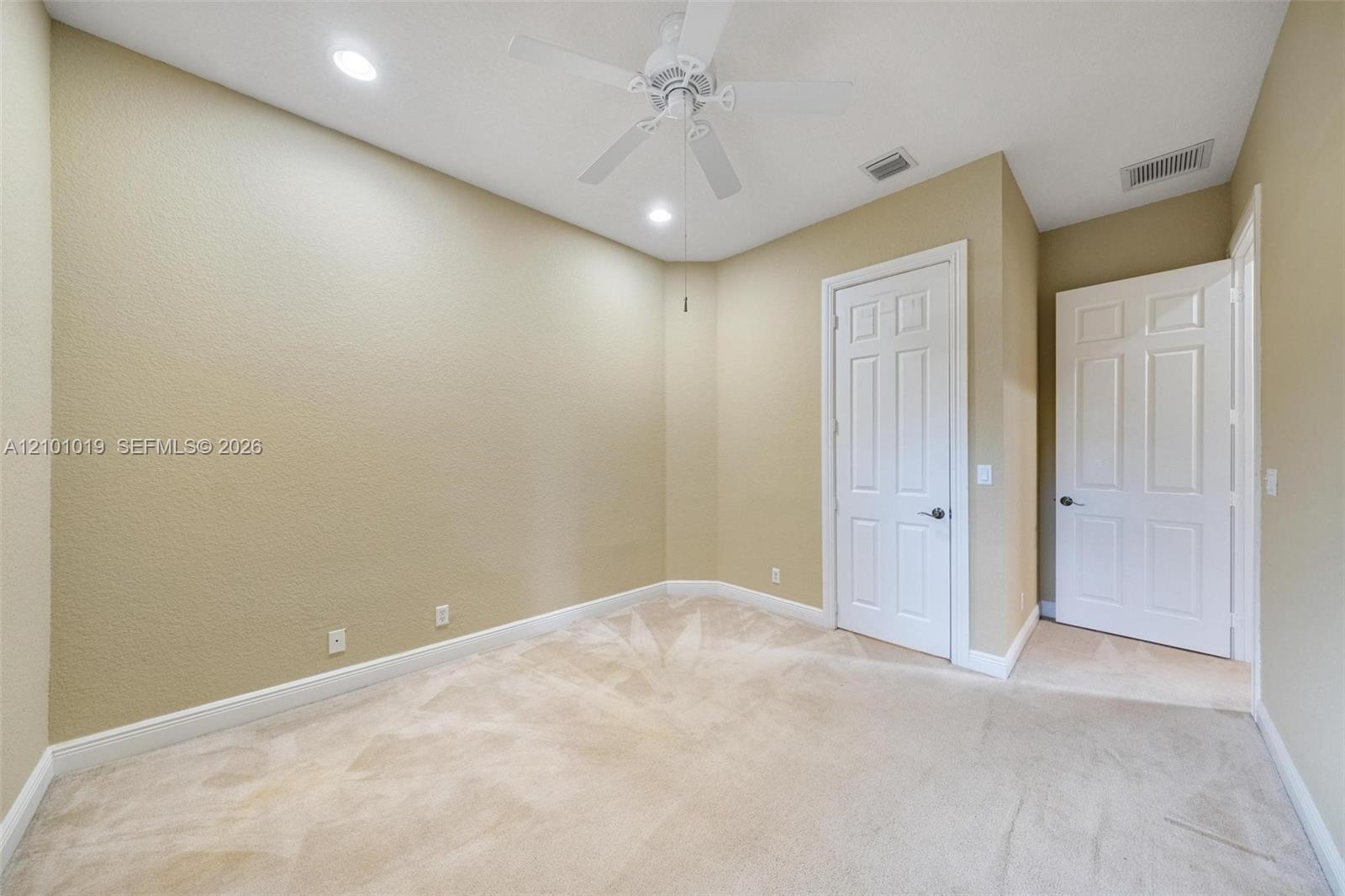 4685 Lakeside Terrace Property Photo 40