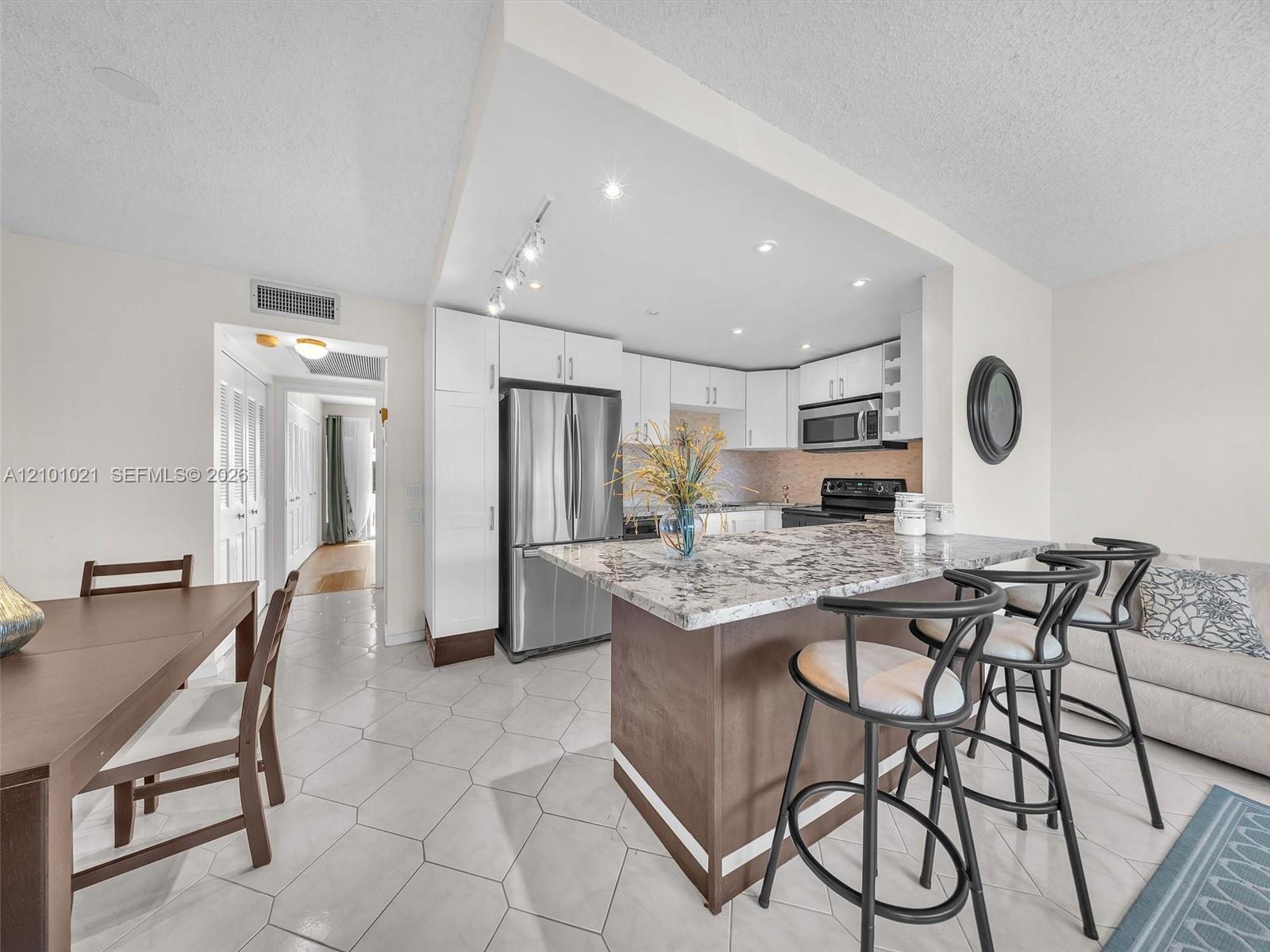 4008 Berkshire A Property Photo 9