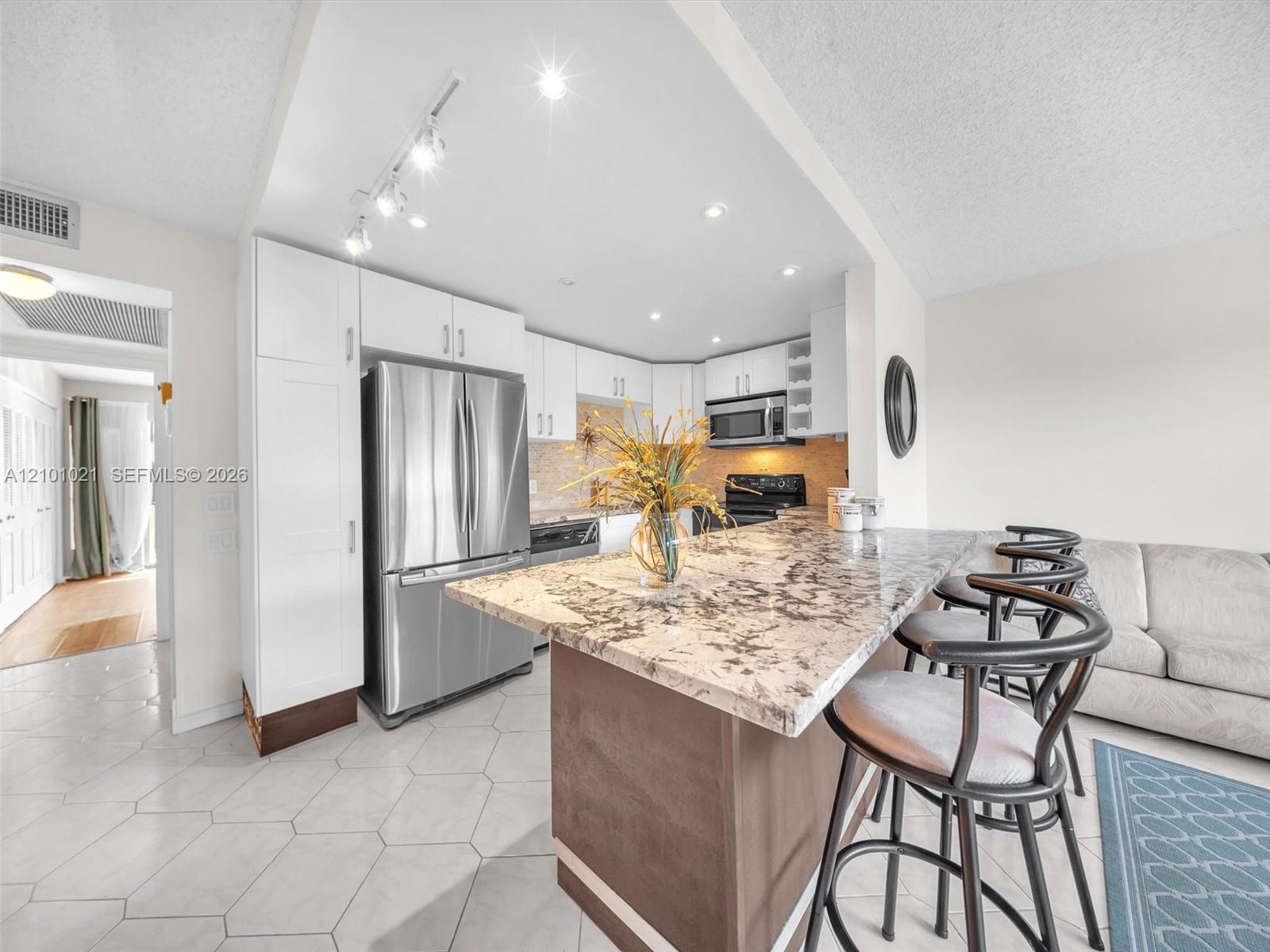 4008 Berkshire A Property Photo 13