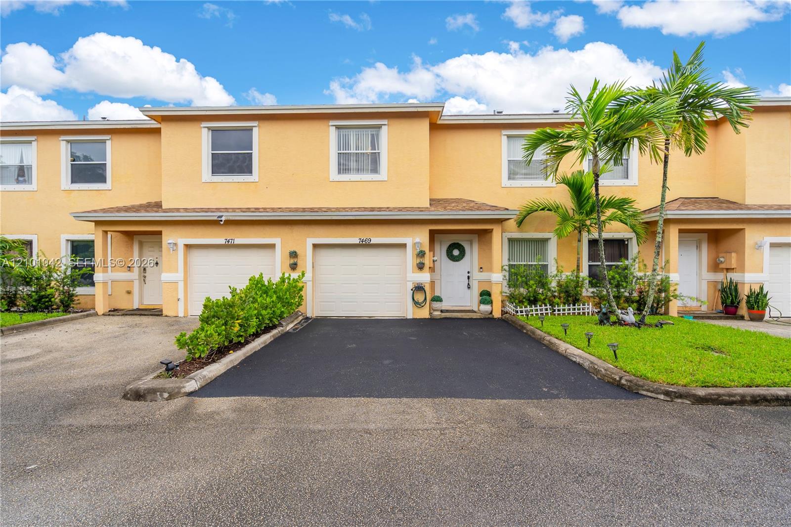 7469 Tam Oshanter Boulevard Property Photo 1