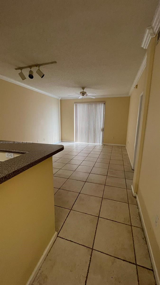 1919 Van Buren Street 813a Property Photo 6