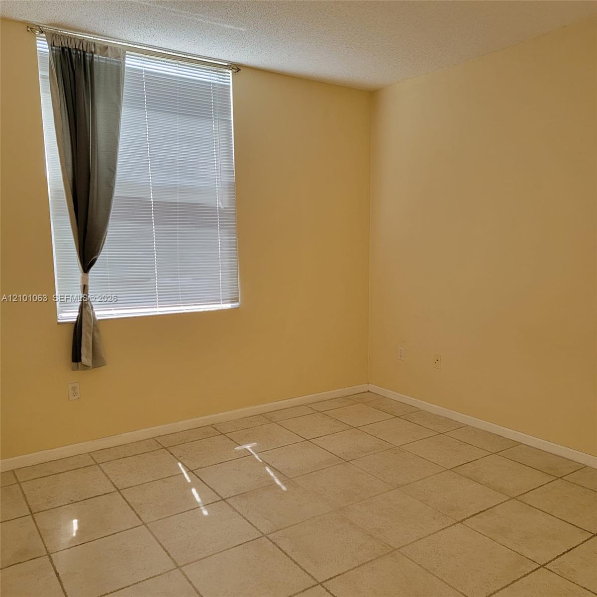 1919 Van Buren Street 813a Property Photo 11