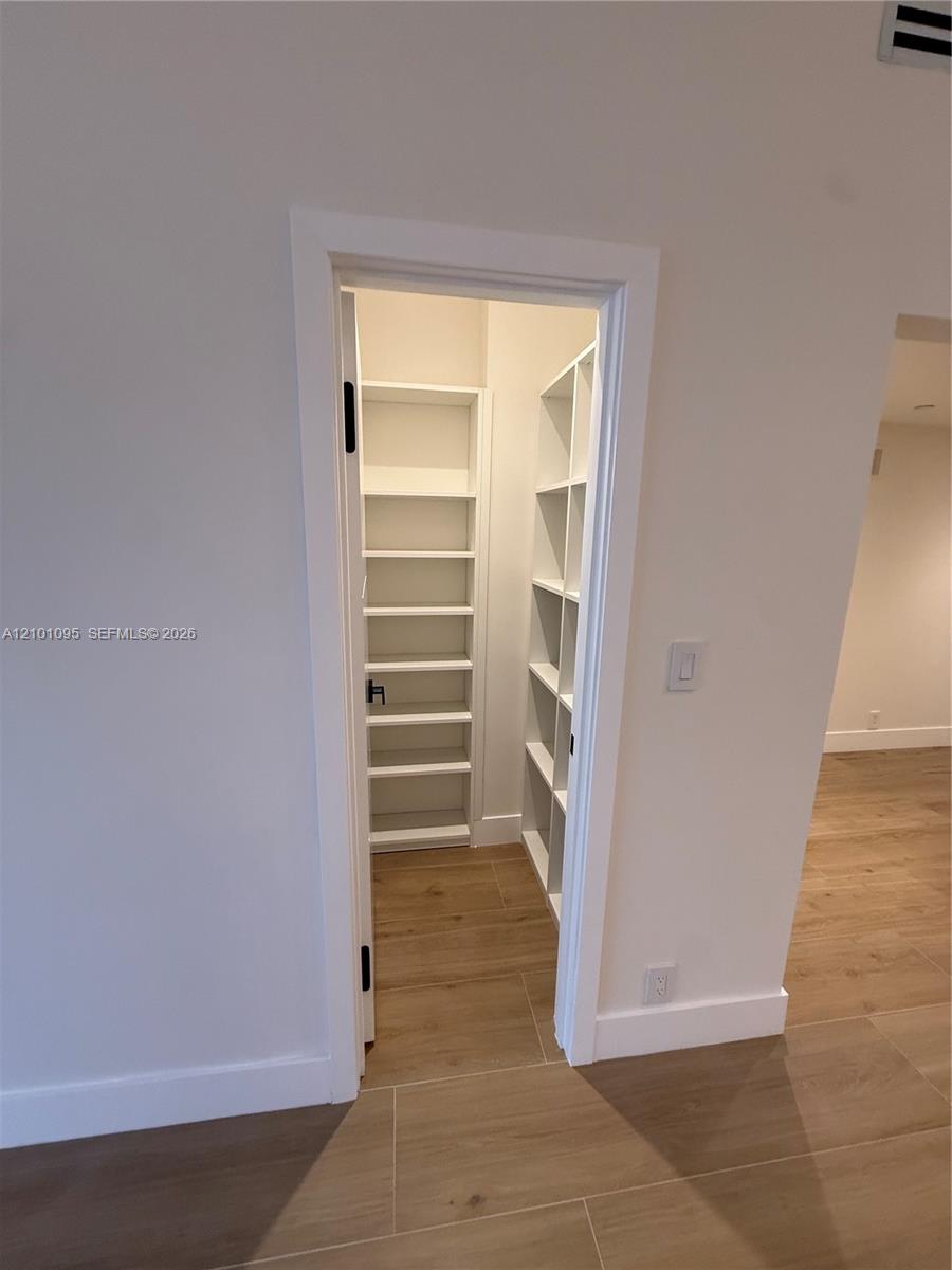 A12101095 Property Photo 3