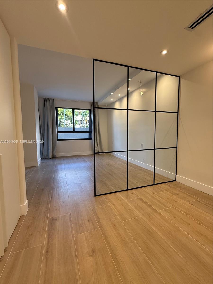 A12101095 Property Photo 12