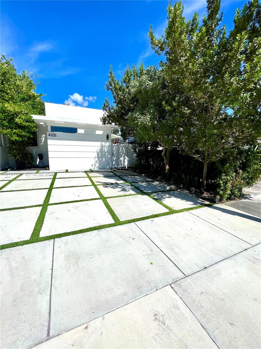 4101 NW 5th Street 2 Property Photo 1