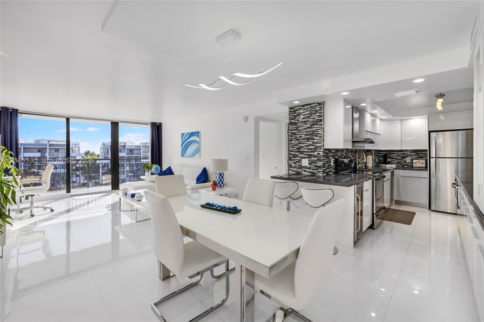 3031 N Ocean Boulevard 604 Property Photo 1