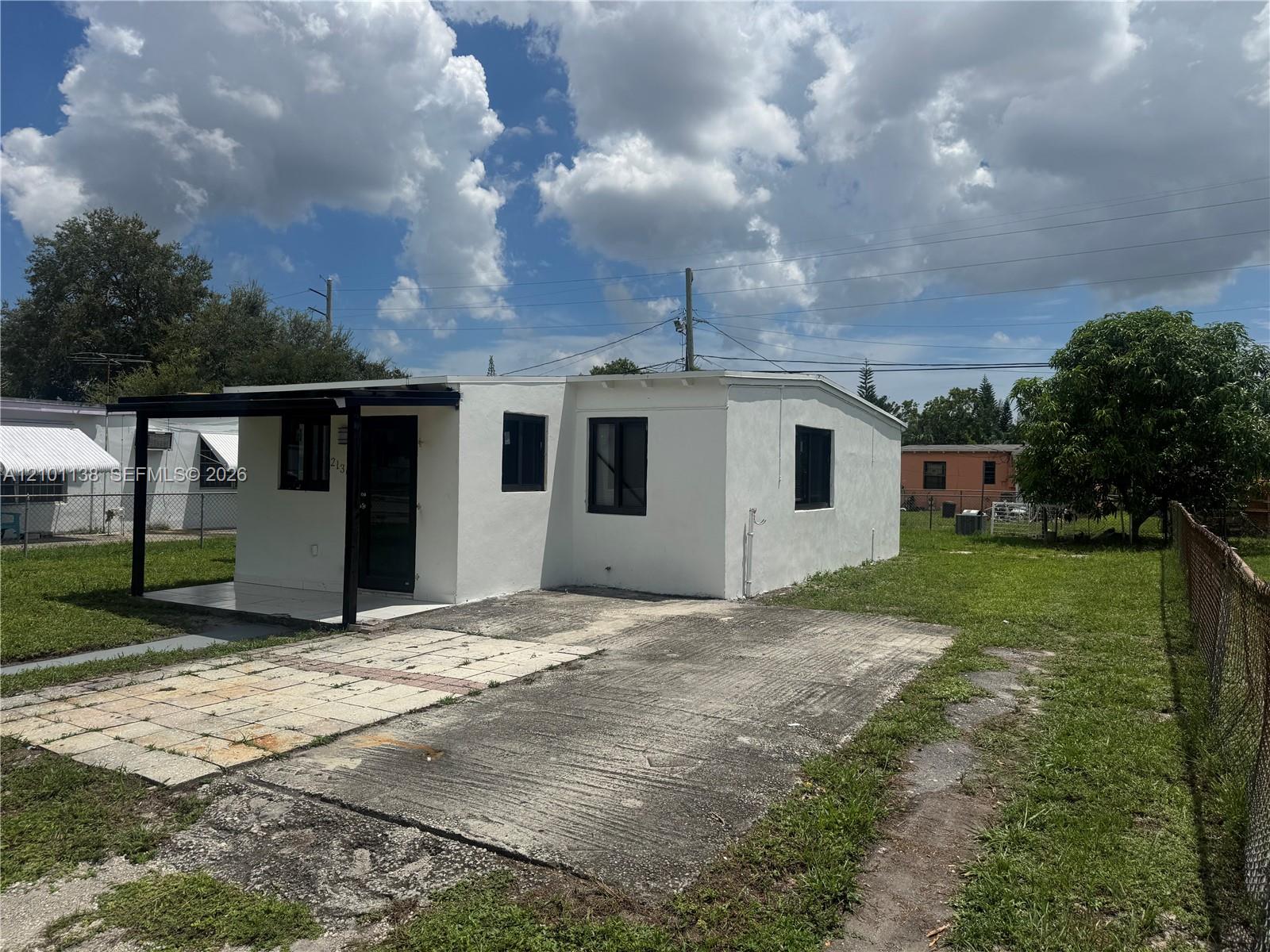 2130 Rutland Street Property Photo 3