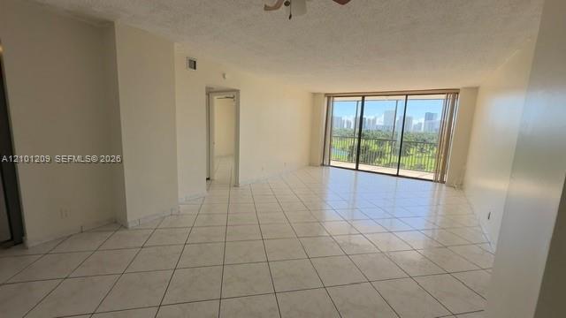 20301 W Country Club Drive 826 Property Photo 1