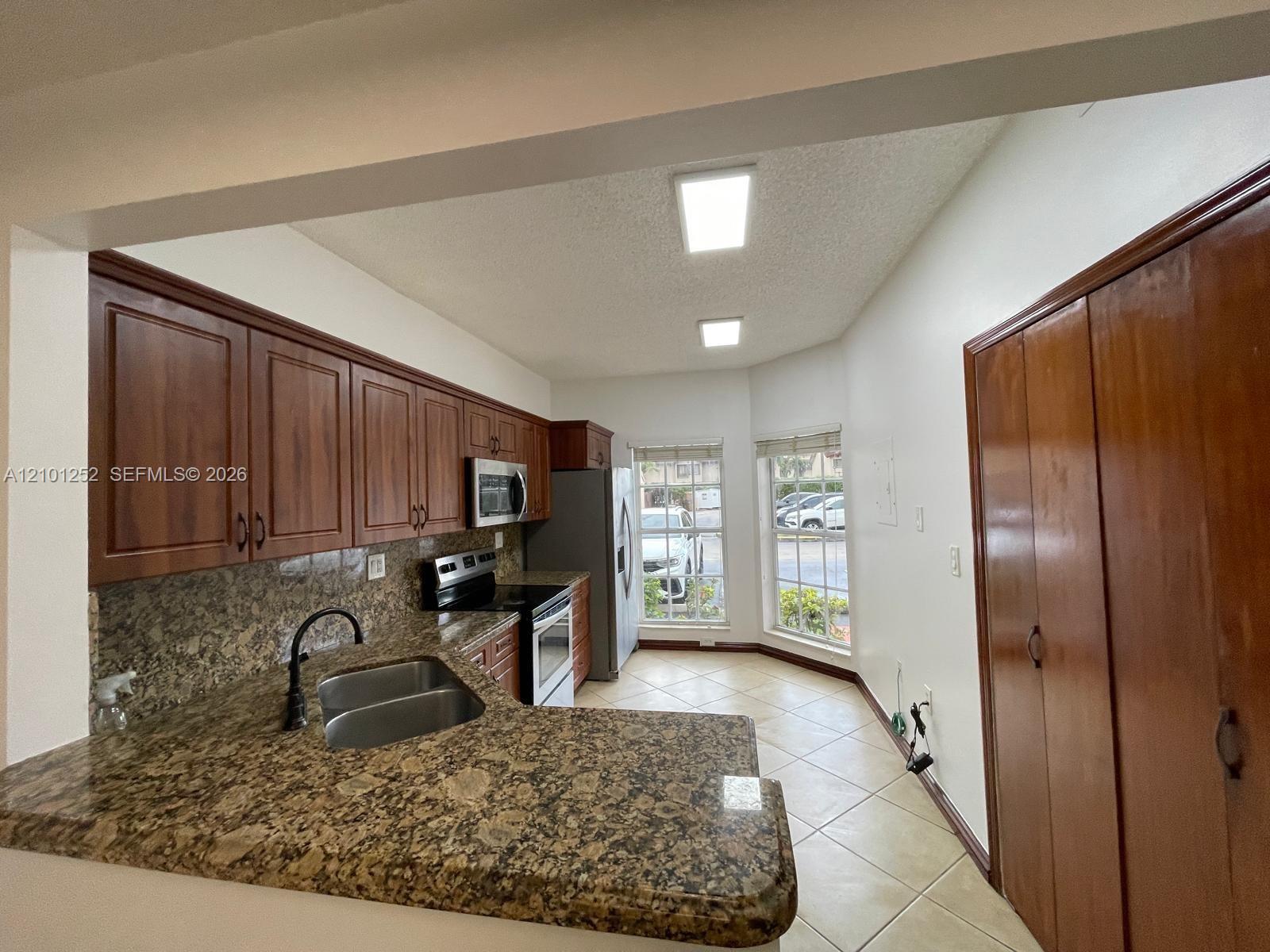 14255 Sw 57th Lane 8-1 Property Photo 5