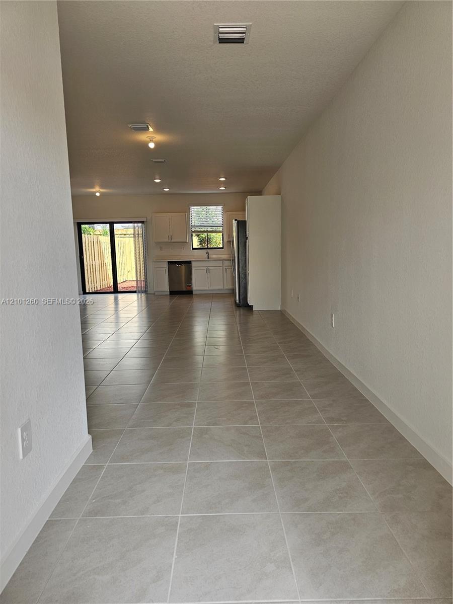 481 Ne 15th Street Property Photo 3