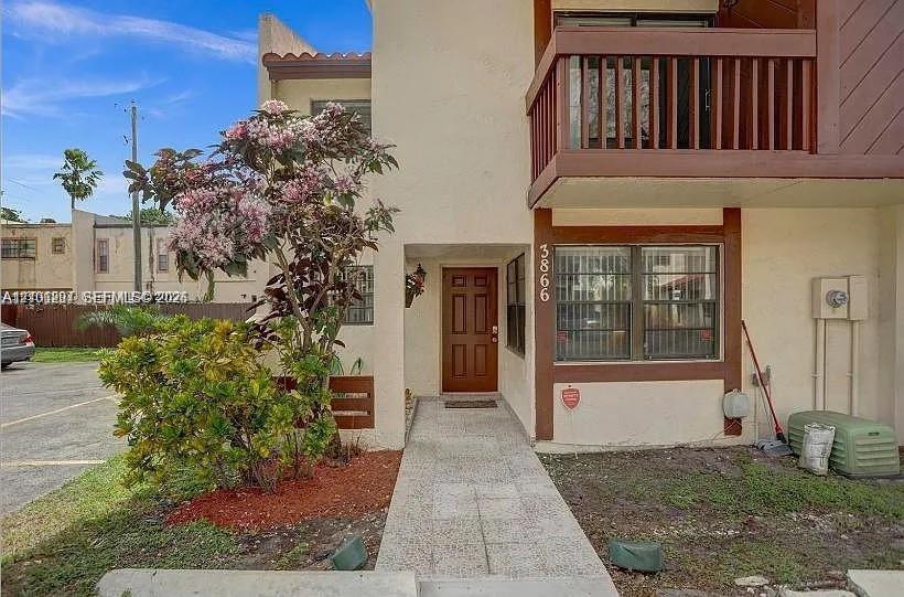 3866 Sw 52nd Avenue Property Photo 1