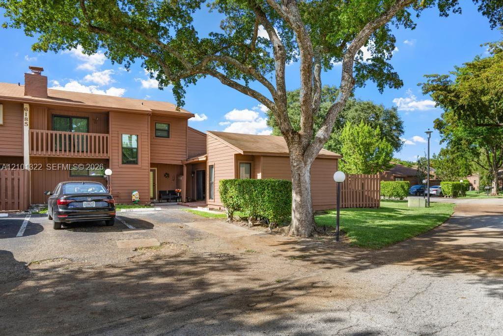 6185 Live Oak Court C Property Photo 2