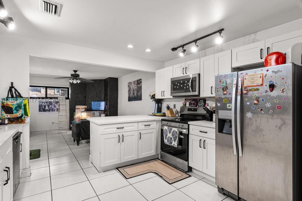 6185 Live Oak Court C Property Photo 12