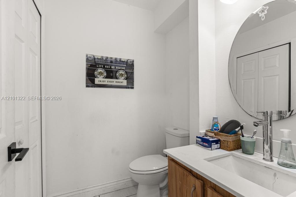6185 Live Oak Court C Property Photo 14