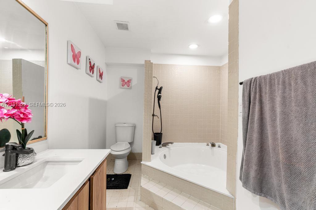 6185 Live Oak Court C Property Photo 15