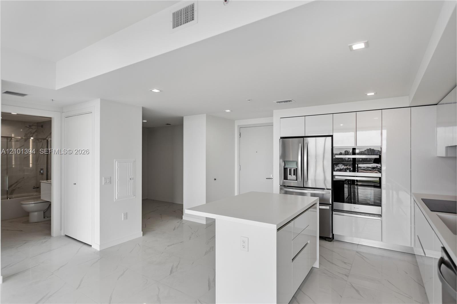 1170 E Hallandale Beach Boulevard 1811 Property Photo 6