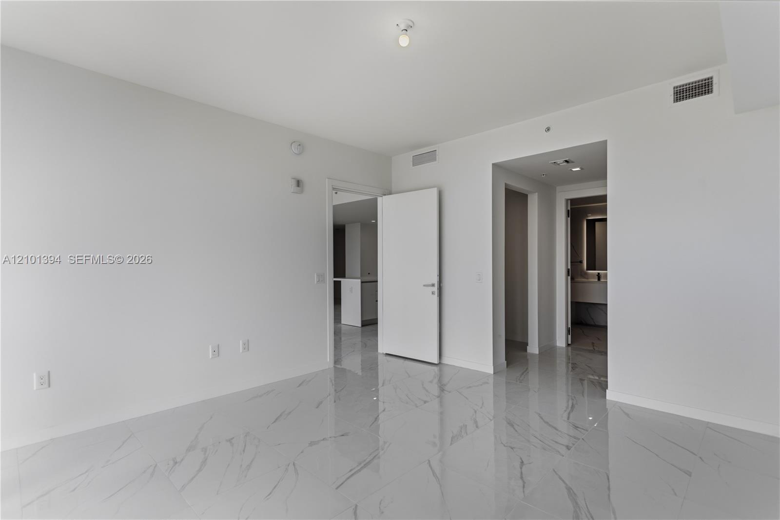 1170 E Hallandale Beach Boulevard 1811 Property Photo 20