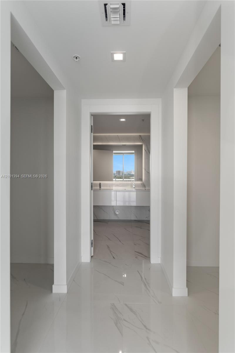 1170 E Hallandale Beach Boulevard 1811 Property Photo 26