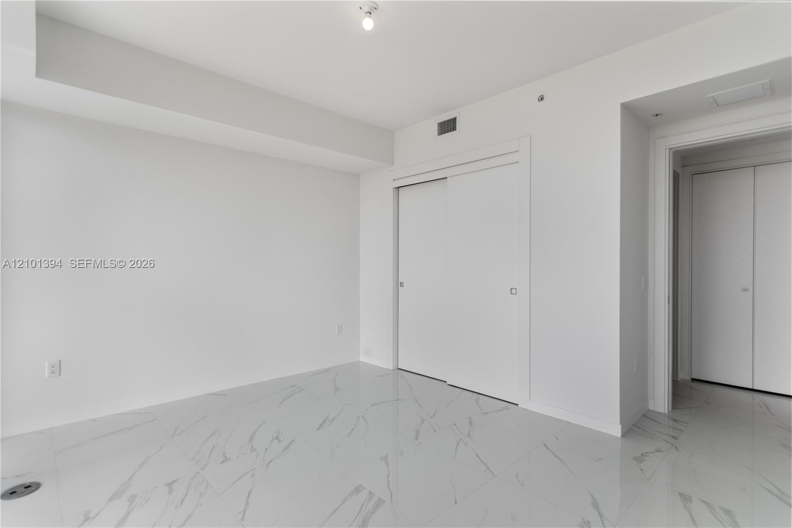 1170 E Hallandale Beach Boulevard 1811 Property Photo 28